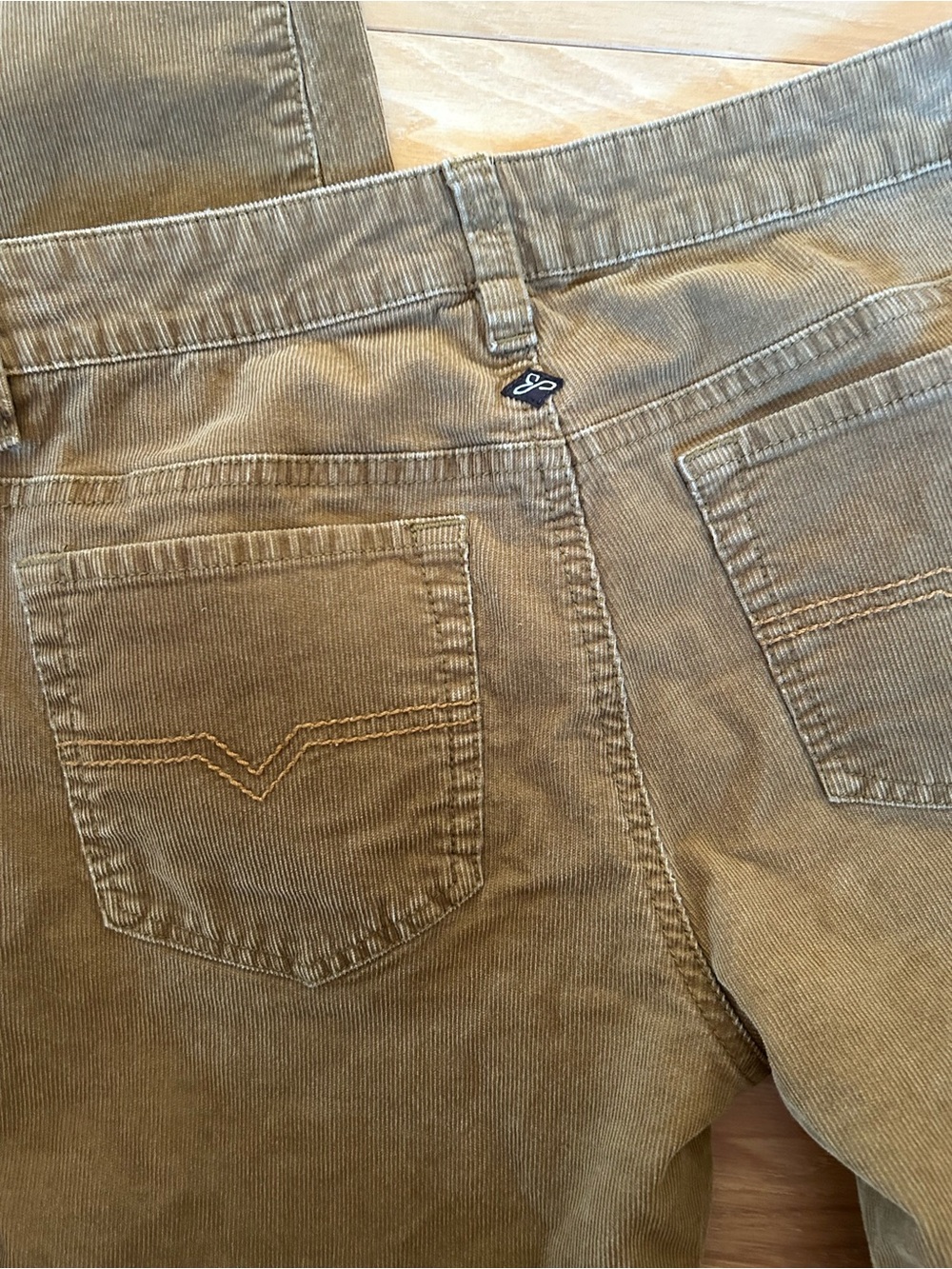 Prana size 6 corduroy jeans - Picture 3 of 4